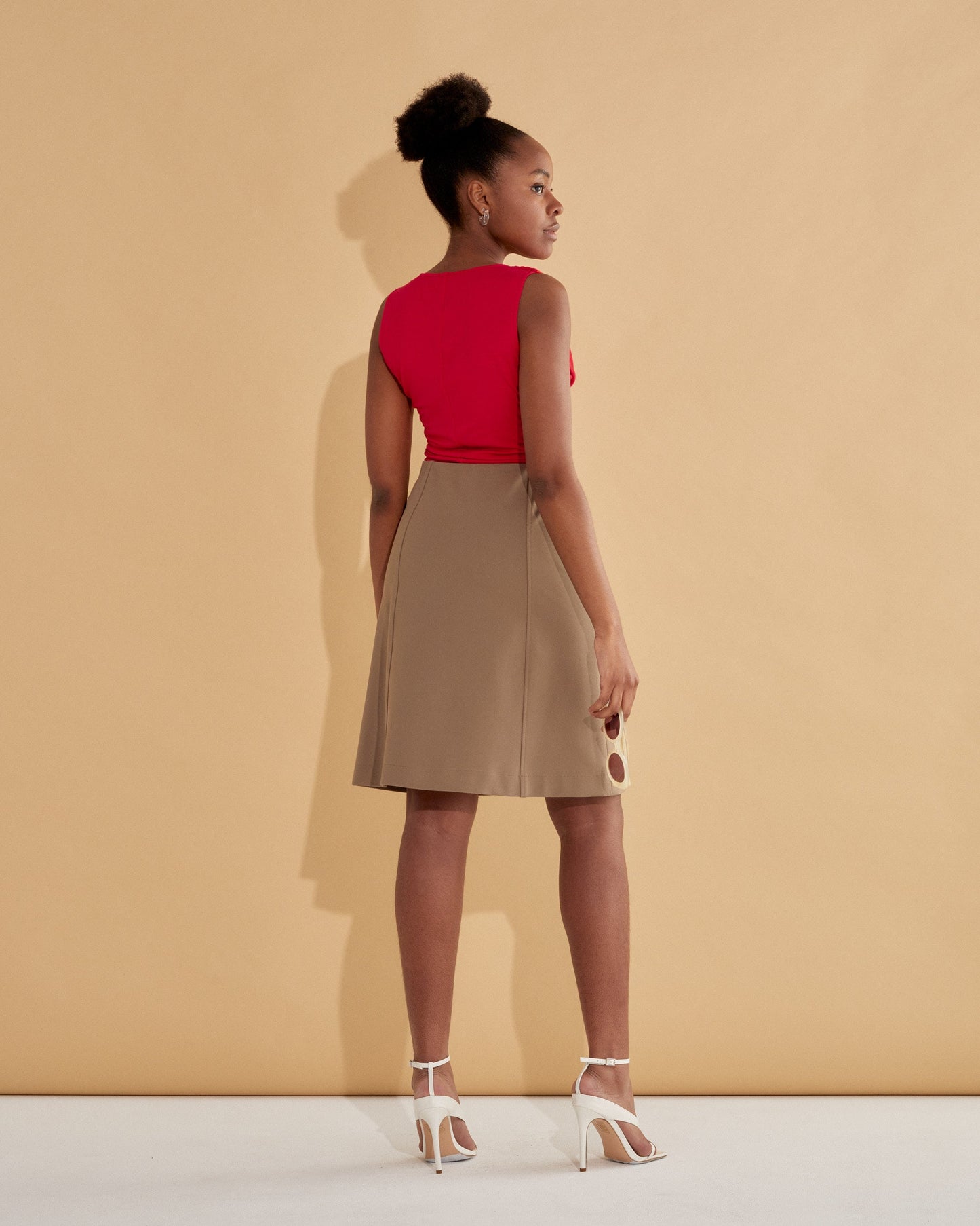 La jupe tailleur